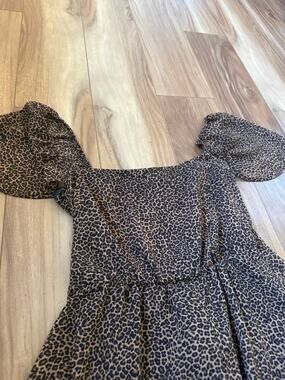 Show Me Your Mumu Leopard Print Short Sleeve Romper Flutter Sleeve Size Small